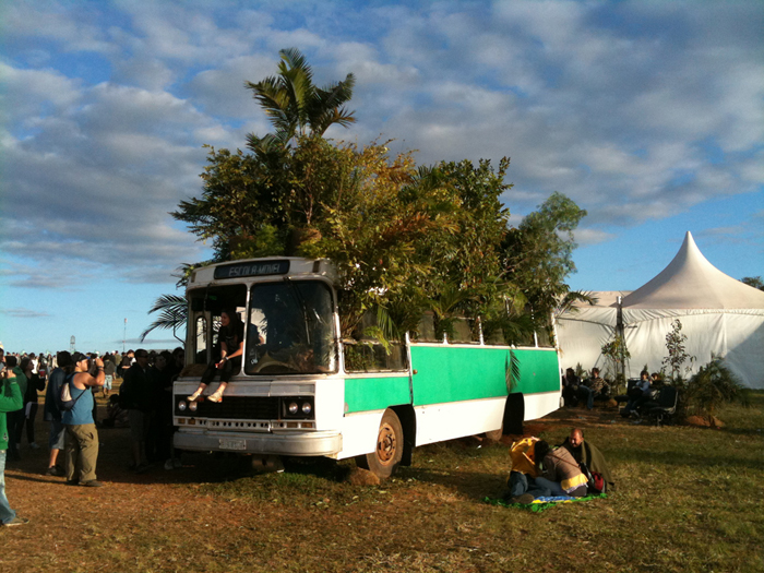 Ônibus Verde by Bijari